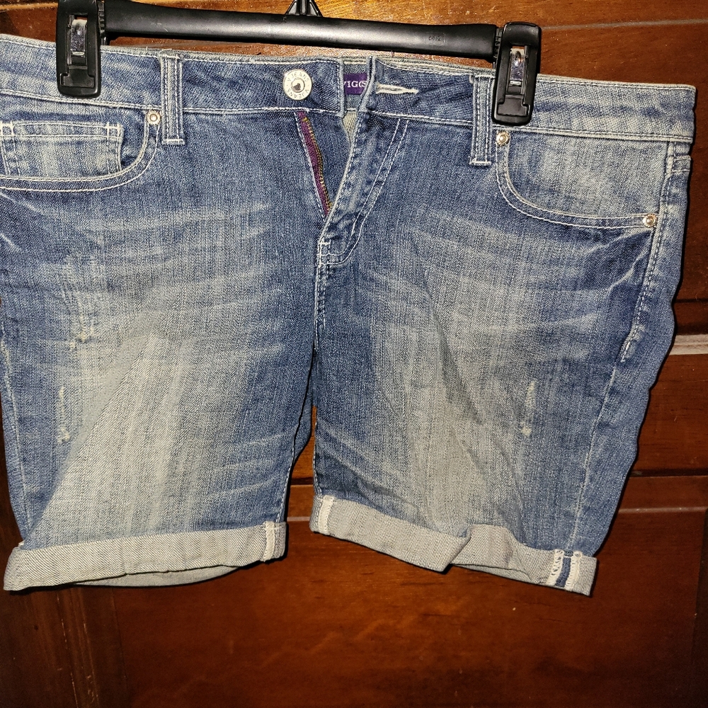 Vigoss Distressed Blue Jean Short Bermuda  Shorts Lowrise